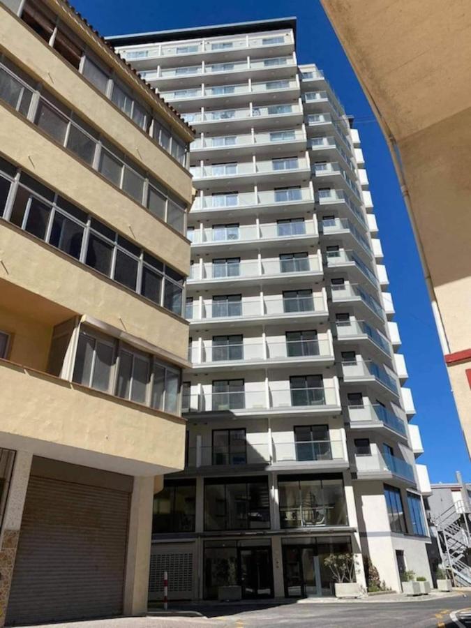 Modern Studio Apartment At The Hub Gibraltar Buitenkant foto