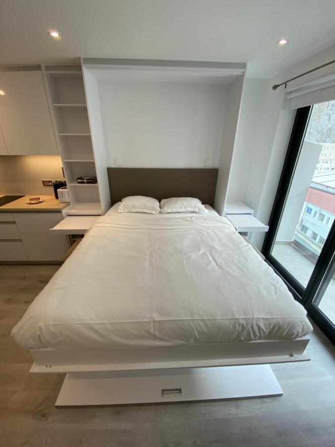 Modern Studio Apartment At The Hub Gibraltar Buitenkant foto