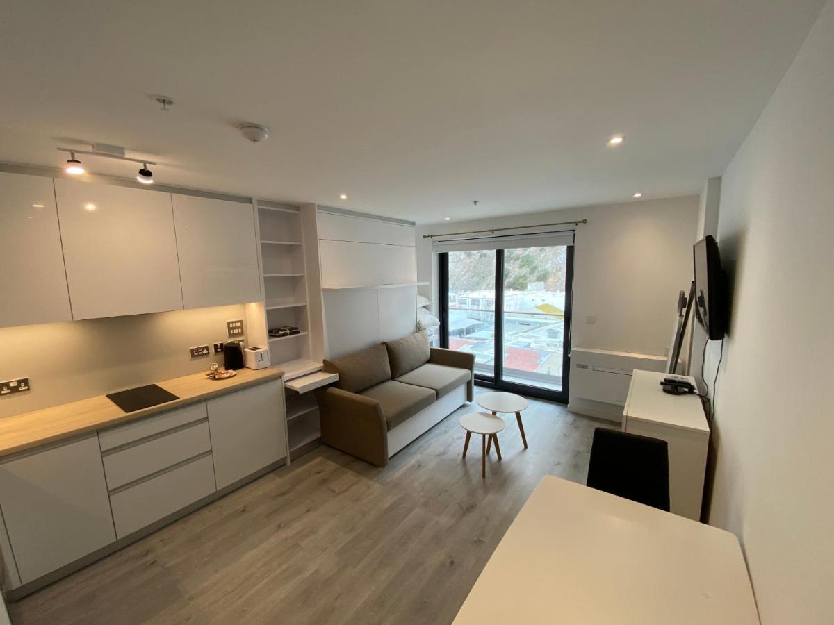 Modern Studio Apartment At The Hub Gibraltar Buitenkant foto
