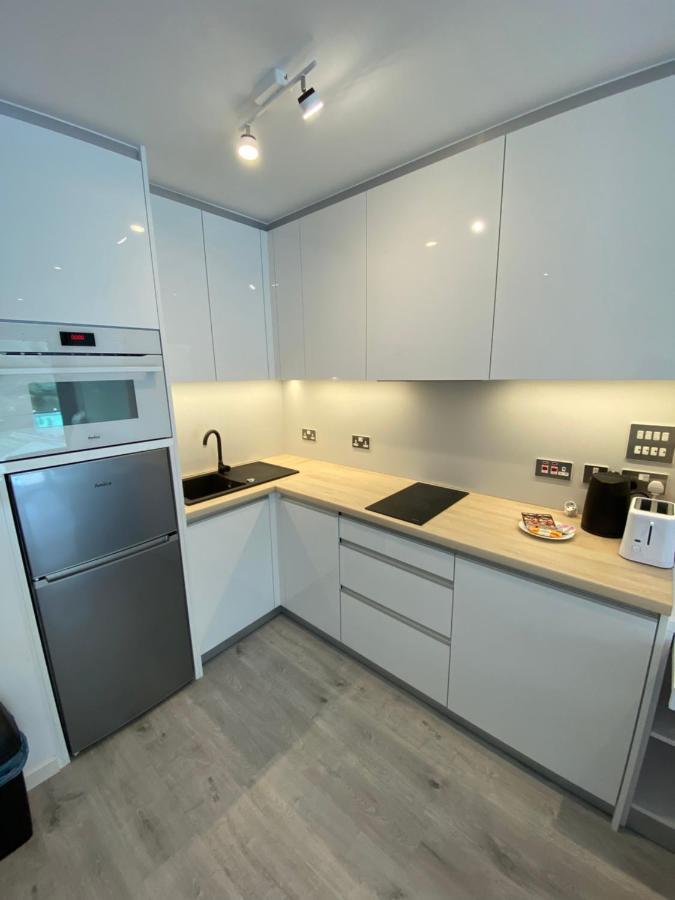 Modern Studio Apartment At The Hub Gibraltar Buitenkant foto